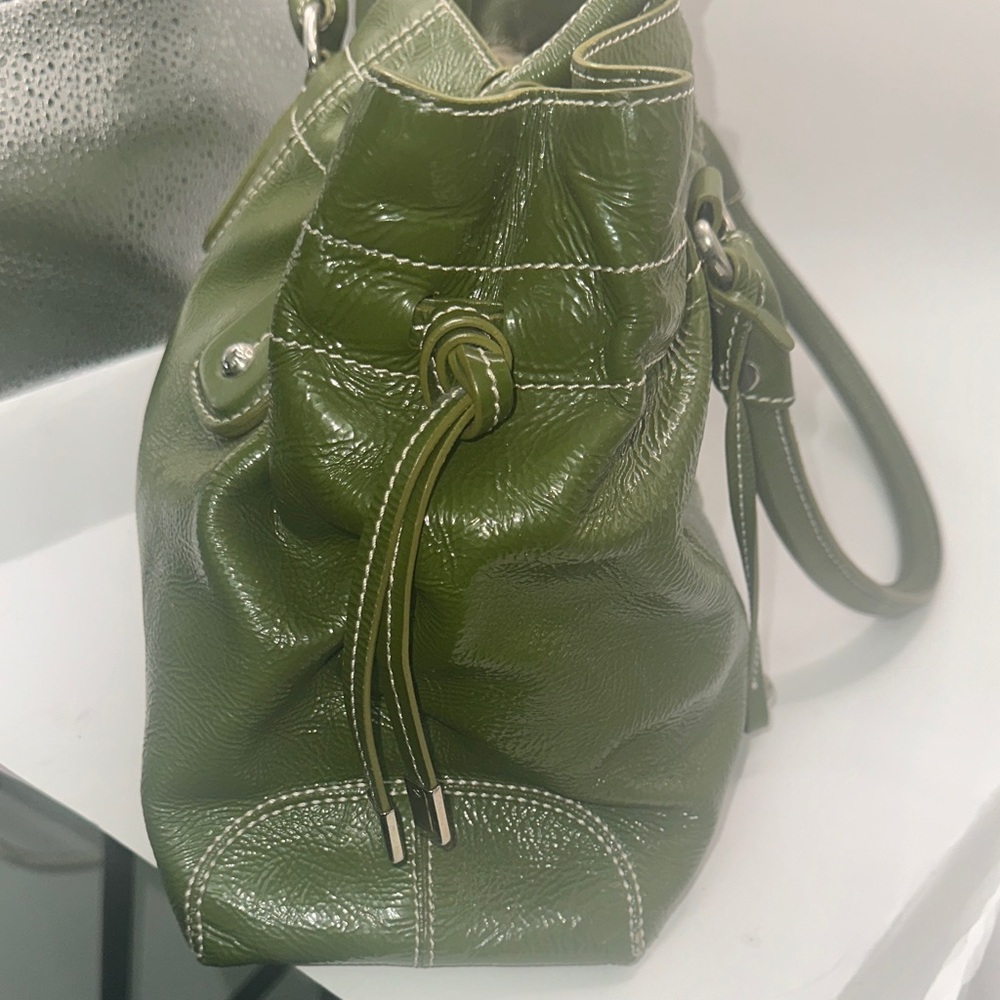 Tod's Olive Green Leather Tote Bagp - Picture 6 of 16